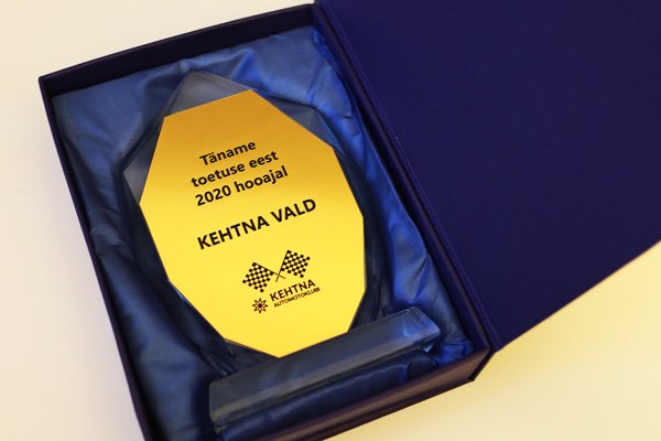 karikad medalid klaasmeened auhinnad