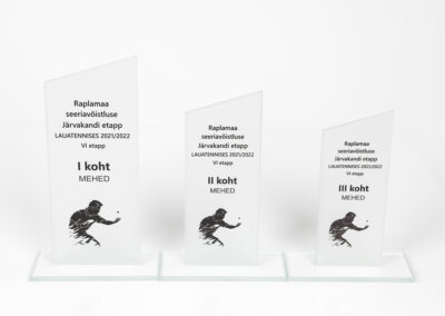 klaasmeened glass trophy