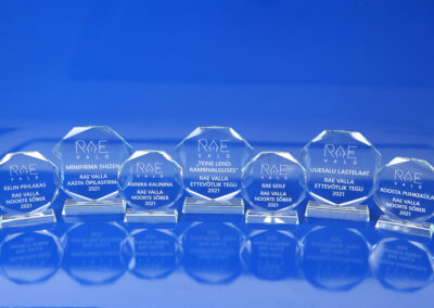 klaasmeened glass trophy