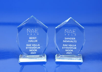 klaasmeened glass trophy