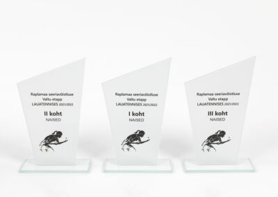 klaasmeened glass trophy