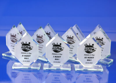 klaasmeened glass trophy